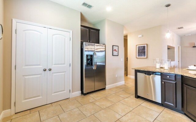 Solterra - 4175 Oaktree Drive