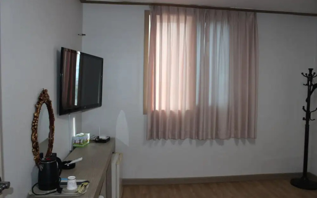 Gipoong Hotel