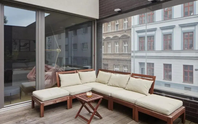 Spacious Studio in Smíchov by Prague Days
