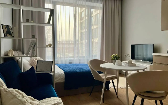 Happy People на набережной Новоданиловская