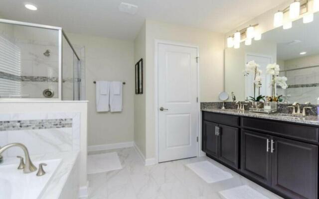 Amazing Champions Gate 7 bedrooms/6 bathrooms!