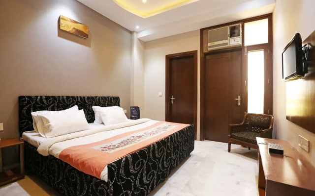 OYO 9385 Palm Tree Homes & Hotels