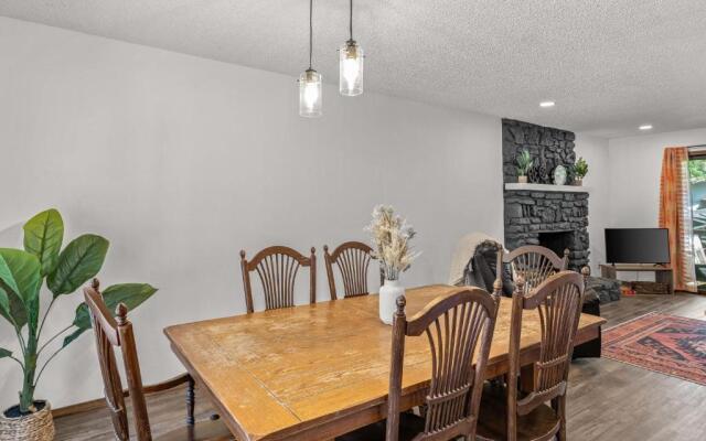 Lovely Oasis on Tunnel Vision Trail