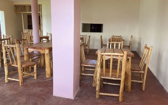 Nyamunyonyi Lake Resort