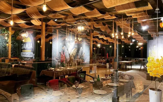 Almaz Plaza Hotel