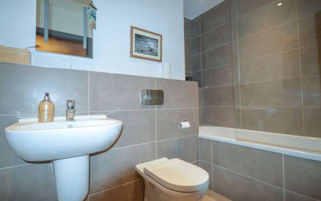 Bright One Bedroom Clifton City Pad