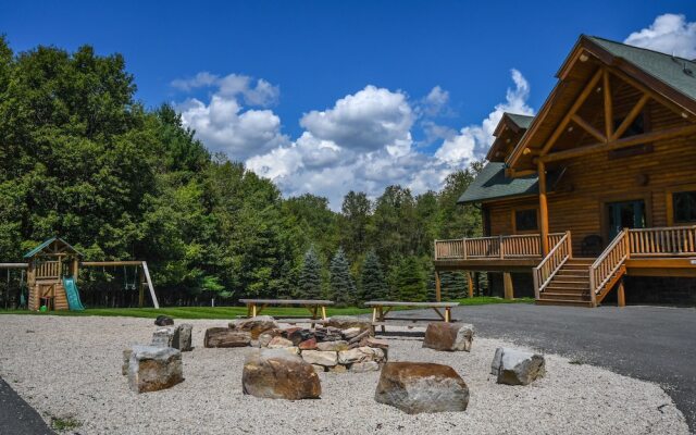 Log Mahal 5 Bedroom House