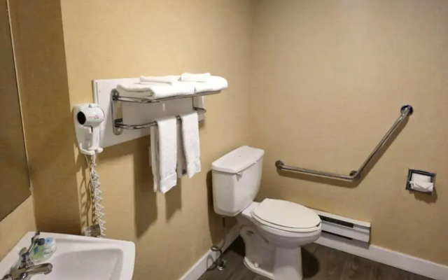 Rodeway Inn & Suites