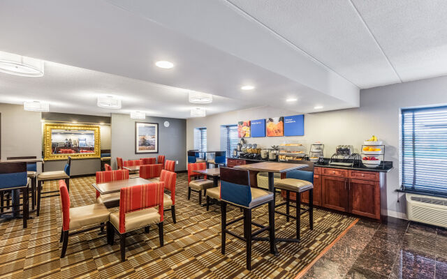 Comfort Inn Grand Rapids Airport
