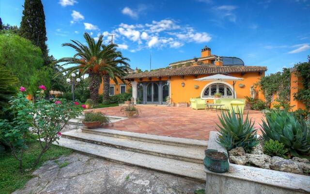 Villa piscina, calcio, tennis, beach-volley m990