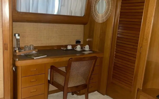 Davidon Yacht