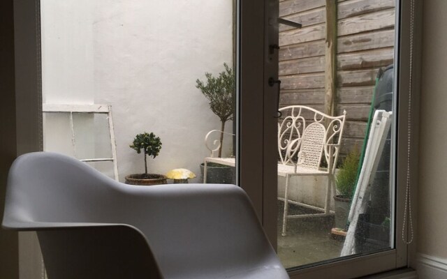 Little Western Spa Brighton Beach Apartment