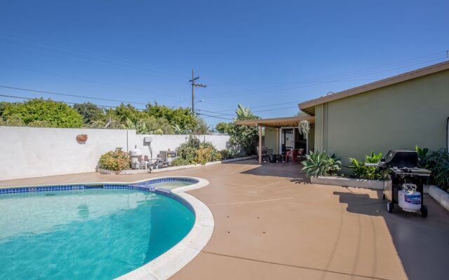 Modern Poolside