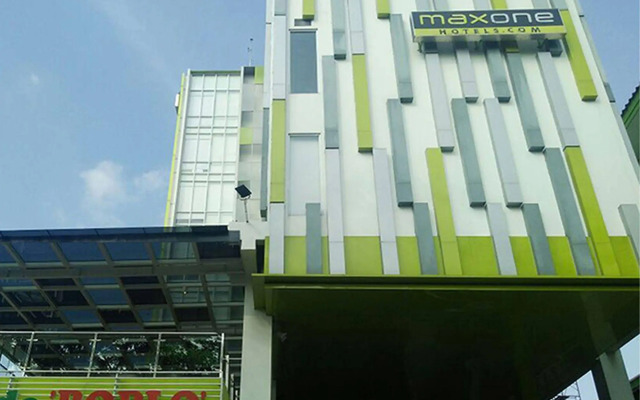 MaxOneHotels.com at Kramat