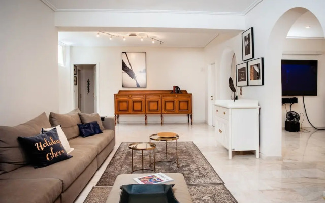 South Blue Tranquil Villa