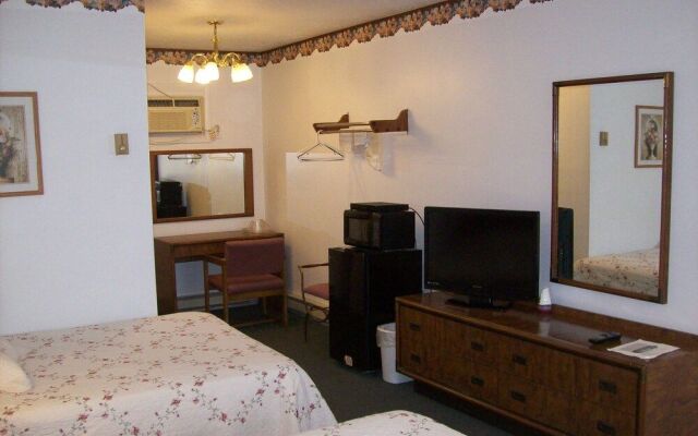 Ozark Plaza Motel & RV Park