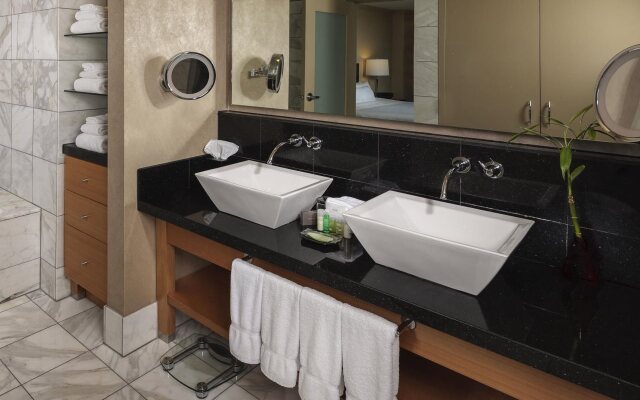 The Westin Detroit Metropolitan Airport