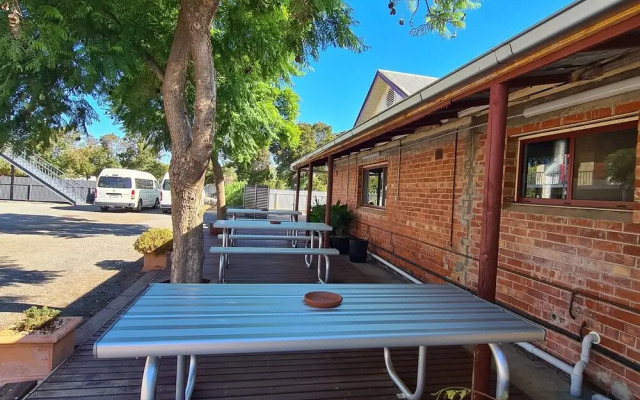 Wentworth Central Motor Inn