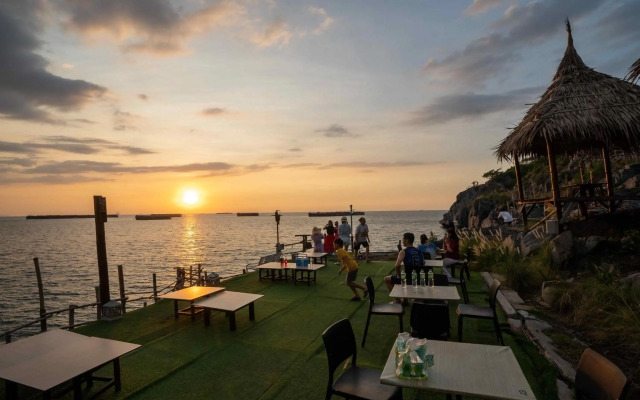 Paree Hut Resort Koh Sichang