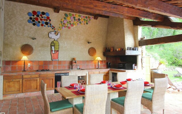 Peaceful Mansion With Swimming Pool at Fayence