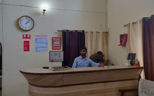 Hotel Usha Palace