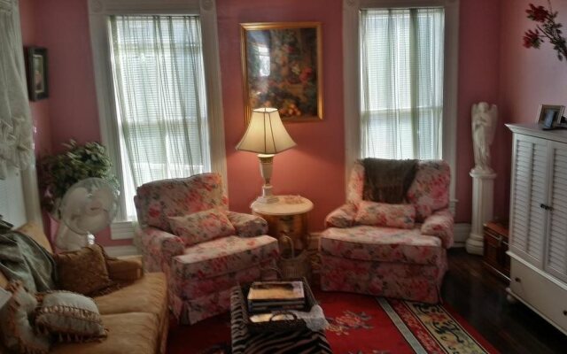 Swann Hotel Bed & Breakfast