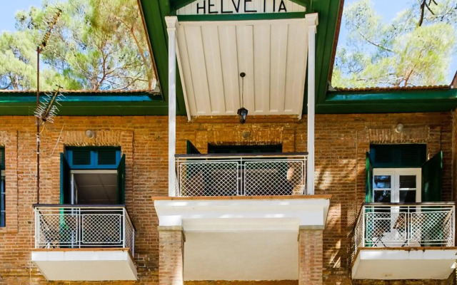 New Helvetia Hotel
