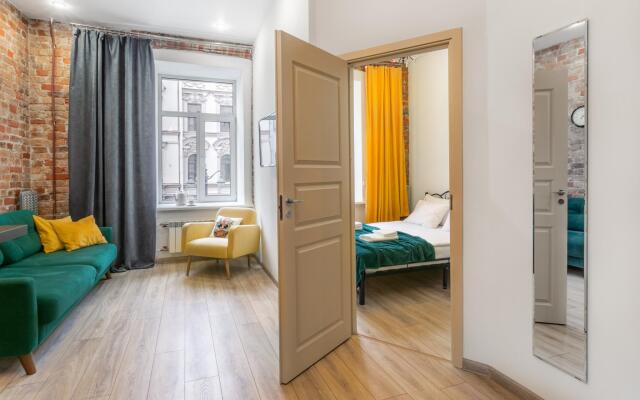 SeApart. На Большом 13 (бывш. Апартаменты на Большом проспекте Петроградской Стороны)