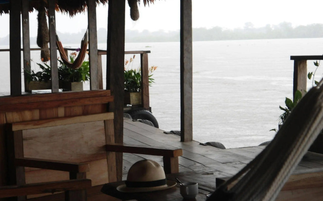 Kurupira Cabin Floating