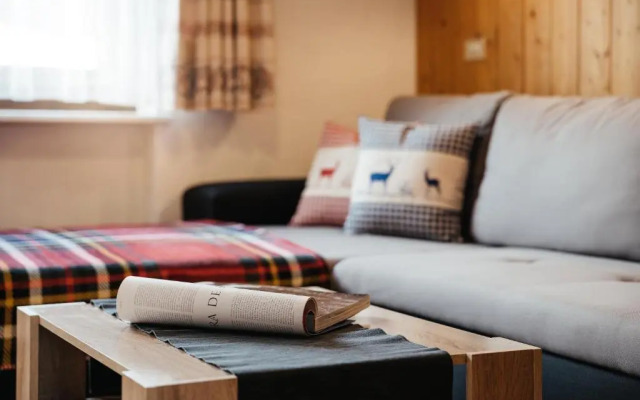 Apartments Roda de Ciar