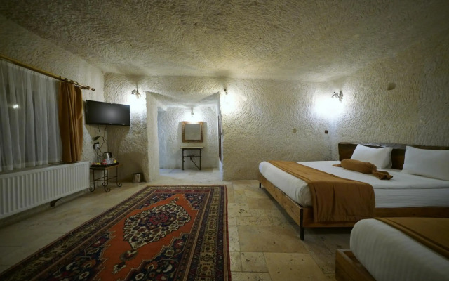 Elite Cave Suites