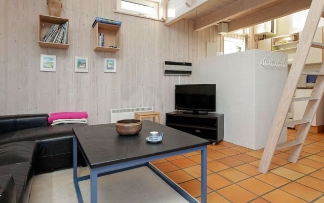 Vibrant Holiday Home in Munkebo near Sea