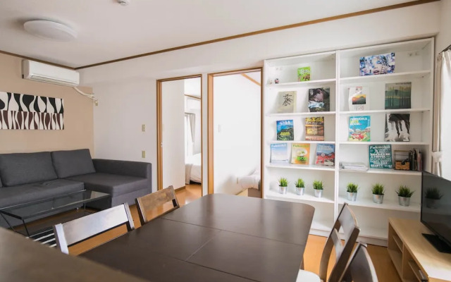 Hakata Apartment 8B
