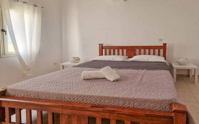 Sunshine Apartment in Pafos