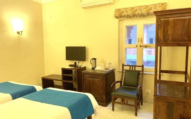 Suryaa Villa - A City Centre Hotel