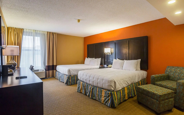 Clarion Inn & Suites Evansville Eastland Area