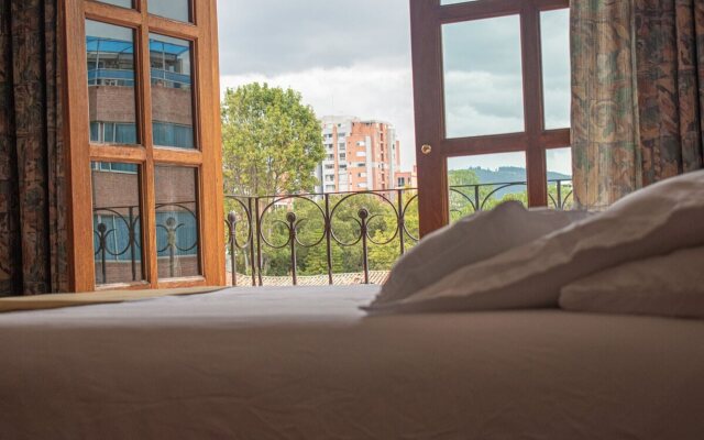 Hotel Dinastia Real