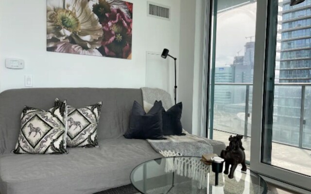 Waterfront Jane Retreat