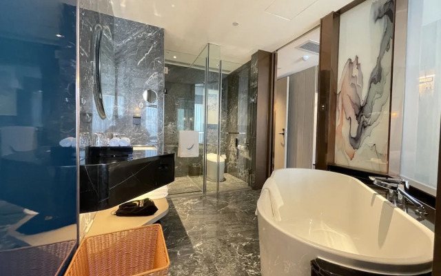 White Swan VYV Hotel