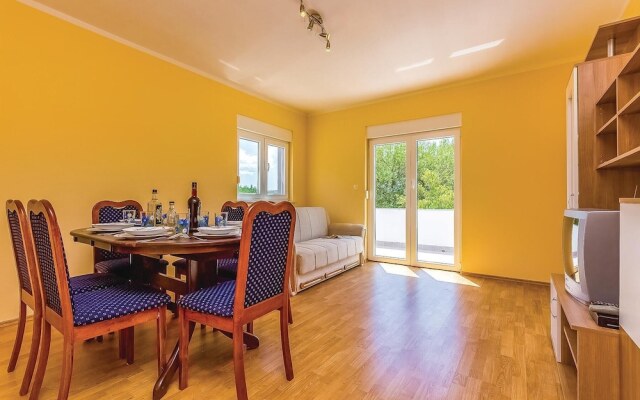 Stunning Apartment in Grizane With 2 Bedrooms