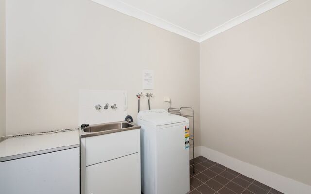 Lagoons Circuit, 24 Lagoons Estate