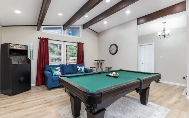 Becca's Place 3 Bedroom Home by RedAwning