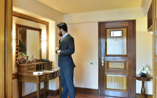 Hotel Parle International