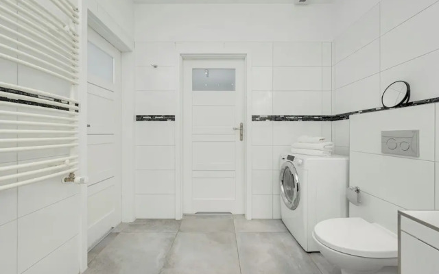 Luxury Apartment by Renters Prestige