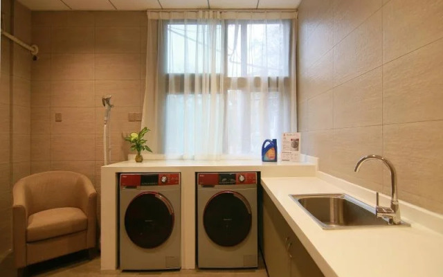 Home Inn Plus Beijing Tuanjie Lake Metro Station