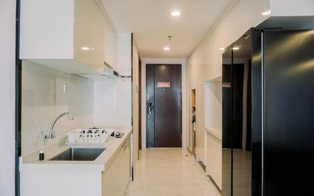 Homey And Spacious 3Br At Sky House Bsd Apartment