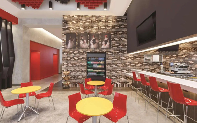 Kompose Boutique Hotel Miami Airport