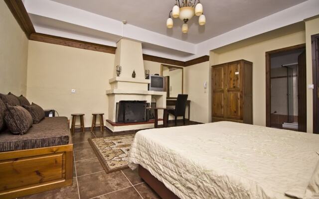 Pliades Hotel