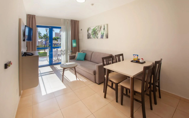 Grupotel Playa Feliz