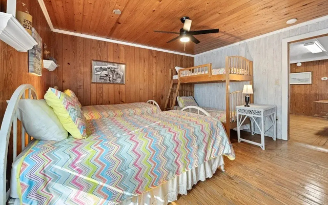 Laughin Place V 5 Bedroom Home by Peace Vacations